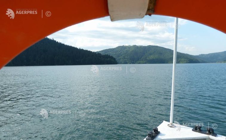 Neamț: Bărbatul care s-a înecat în urmă cu două luni în Lacul Izvorul Muntelui, găsit de pompieri