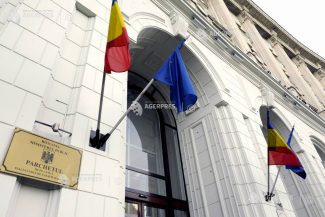 PICCJ: Trei persoane trimise în judecată după ce ar fi adus în România arme letale cumpărate din Turcia