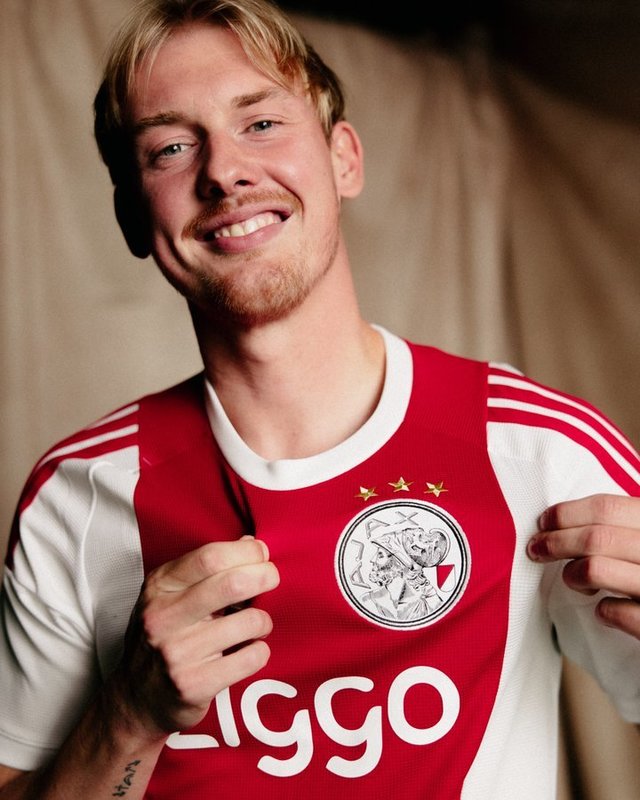 Ajax Amsterdam l-a transferat pe Julian Brandt, liber de contract după expirarea contractului său cu Borussia Dortmund