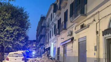 Un cutremur de suprafaţă cu magnitudinea de 4,7 a lovit zona din apropierea oraşului Napoli, provocând pagube şi pene de curent