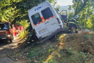 Accidentul în care a fost implicată echipa de juniori a clubului Dinamo – Cel mai probabil, şoferul nu a adaptat viteza într-o curbă