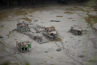 Viitură în Himalaya/ Bilanțul provizoriu urcă la peste 1.000 de morți în Nepal și China