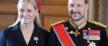 Norvegia/ Mette-Marit, aflată în convalescență, nu participă la ceremonia de depunere a jurământului soțului său, regele Haakon