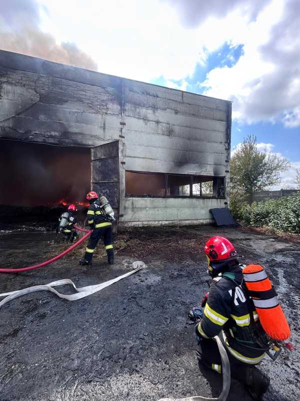Mureș: Mesaj RO-ALERT după izbucnirea unui incendiu de proporții la o hală de reciclare din Luduș