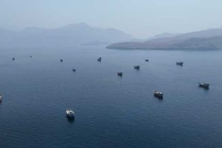 Două petroliere lovite de proiectile de origine necunoscută în Strâmtoarea Ormuz