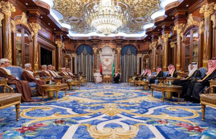 Prințul moștenitor al Arabiei Saudite l-a primit pe sultanul Omanului în plină criză a Strâmtorii Ormuz