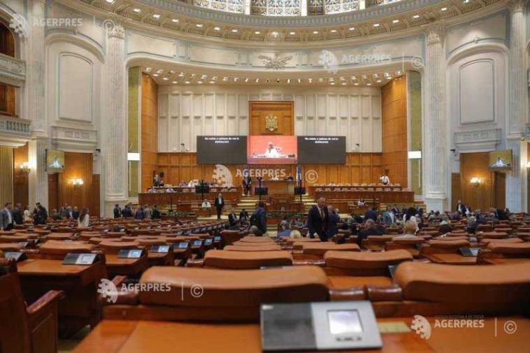 USR și PNL atacă la CCR modificarea componenței Biroului permanent al Camerei Deputaților