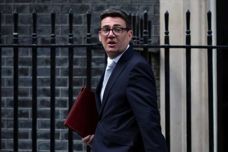 Regatul Unit: Premierul Andy Burnham promite un control sporit al statului asupra serviciilor esențiale