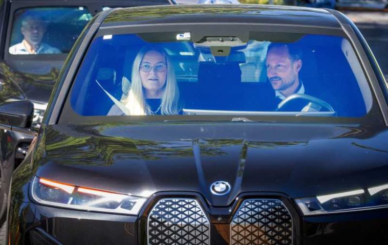 Norvegia: Regina Mette-Marit, spitalizată la câteva ore după ce soțul ei a depus jurământul de suveran