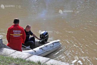 Caraș-Severin: Pompierii au intervenit pentru scoaterea a două persoane înecate în lacul Secu