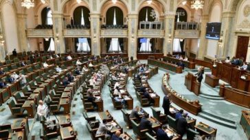 Senat: Proiectul Guvernului cu reguli noi privind cumulul pensiei cu salariul, adoptat tacit