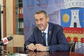 Olt: Cimitirul Strehareți din Slatina a revenit în administrarea municipalității; administratorul a fost evacuat cu executor