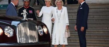 Regele Charles, regina Camilla și cuplul prezidențial francez au vizitat expoziția dedicată Tapiseriei de la Bayeux de la British Museum