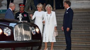 Regele Charles, regina Camilla și cuplul prezidențial francez au vizitat expoziția dedicată Tapiseriei de la Bayeux de la British Museum
