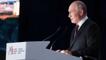 Putin dorește ca Ruta Maritimă a Nordului, o alternativă la Canalul Suez, să fie navigabilă pe tot parcursul anului
