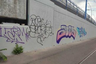 Pasajul Basarab, curățat de graffiti, după ce a fost vandalizat la scurt timp de la începerea lucrărilor de reparații