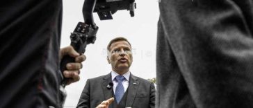 Estonia: Ministrul apărării demisionează pe fondul unui scandal privind achiziția de muniții pentru Ucraina