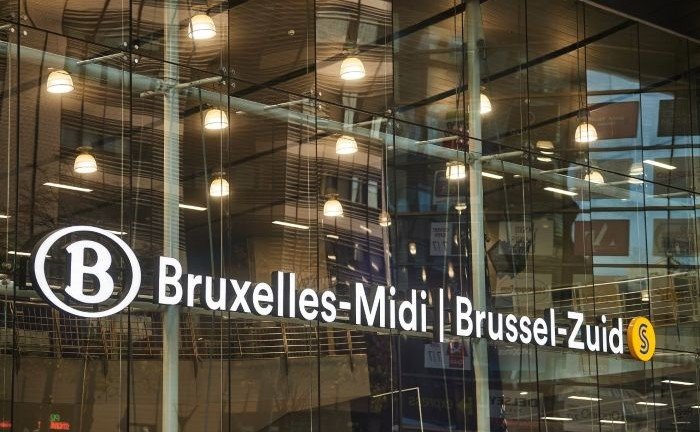 Belgia: Un bărbat a fost arestat într-o gară din Bruxelles cu o armă Kalașnikov