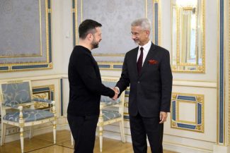 Zelenski salută angajamentul Indiei în favoarea păcii cu ocazia vizitei ”istorice” a ministrului indian de externe la Kiev