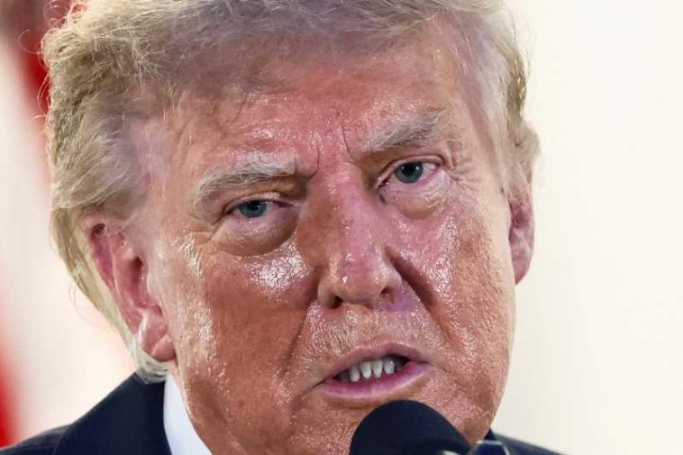 Trump sugerează că le va cere europenilor să plătească retroactiv armele americane oferite Ucrainei de Biden