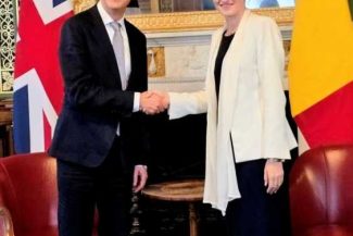 Oana Țoiu – întrevedere cu ministrul de Externe britanic; pe agendă – comunitatea română din UK și colaborarea în domeniul apărării