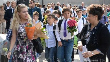 Aproape 2.900.000 de elevi și copii de grădiniță încep luni noul an școlar
