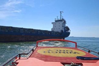 Tulcea: Marinar preluat de pe o navă din rada portului Sulina pentru îngrijiri medicale