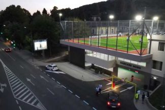 Parcare pe două niveluri cu teren de sport cu nocturnă, realizată în Râmnicu Vâlcea printr-o investiție de 3 milioane de euro (GALERIE FOTO)
