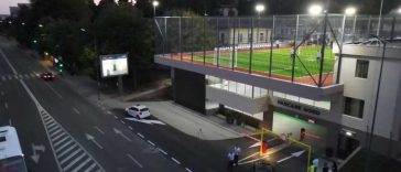 Parcare pe două niveluri cu teren de sport cu nocturnă, realizată în Râmnicu Vâlcea printr-o investiție de 3 milioane de euro (GALERIE FOTO)