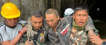 Viitură în Nepal/ A treia persoană salvată dintr-un tunel, la 10 zile de la tragedie
