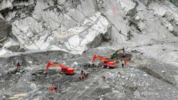 Viitură în Nepal/ Operațiunile de căutare în tuneluri sunt de o complexitate ‘fără precedent’ (expert australian)