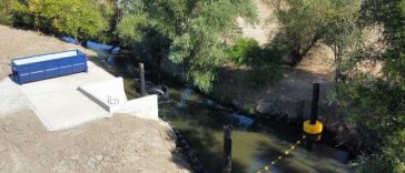 Bihor: ABA Crișuri testează trei sisteme-pilot pentru captarea deșeurilor plutitoare, în proiectul DALIA