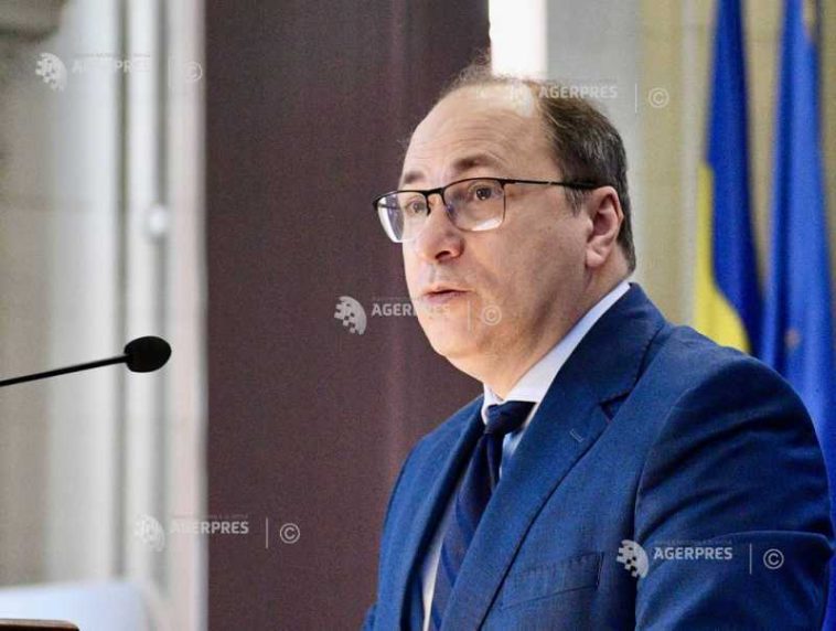 Mihai Dimian către elevi, la început de an școlar: Educația e cheia care vă deschide poarta către lume