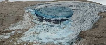 Ghețarul Marmolada din Italia s-a confruntat cu o topire record în vara acestui an