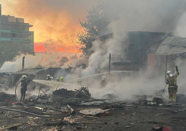 #Ucraina: Cel puțin doi morți într-un atac rusesc cu rachete și drone asupra Kievului