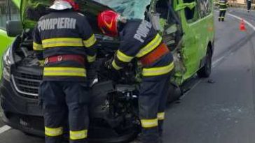 UPDATE Mureș: Două persoane rănite grav, una fiind preluată de elicopterul SMURD, în urma accidentului de la Saschiz