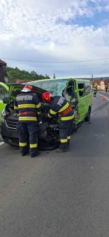 Mureș: Accident rutier pe E60, la Saschiz; patru persoane au fost rănite