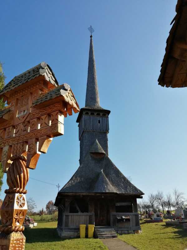 Maramureș: Vechile bisericuțe din lemn, printre cele mai vizitate obiective turistice pe durata verii