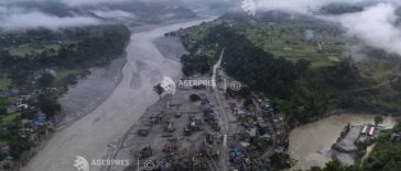Viitură în Nepal/ Operațiunile de salvare se concentrează asupra muncitorilor blocați în trei tuneluri