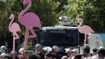 Albania: ‘Revoluția Flamingo’ a ajuns în cea de-a o suta zi