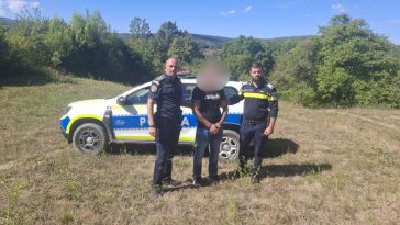 Maramureș: Dosar penal pentru un bărbat care și-a agresat partenera și plecat de acasă cu fiica de un an