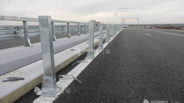 Pistol (CNAIR): Constructorii secțiunii 3 a Autostrăzii Sibiu-Pitești au început lucrările de asfaltare pe un tronson experimental