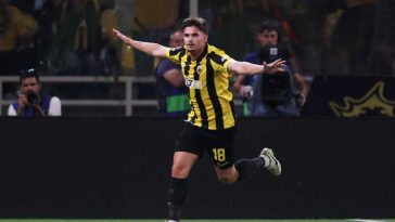 Fotbal: AEK Atena a câștigat în Liga Campionilor prin golul lui Răzvan Marin