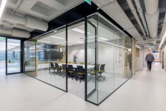 (P) Zgomotul din birou, o problemă de business, nu doar de confort