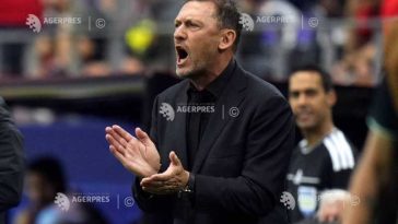 Fotbal: Selecționerul Australiei, Tony Popovic, a refuzat un contract pe patru ani și a semnat doar pe un an