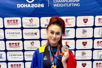 Haltere: Cosmina Pană a cucerit două medalii de argint la Campionatele Mondiale Universitare de la Doha