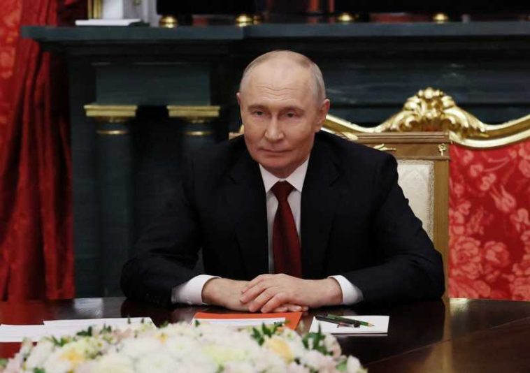 Putin și Trump au discutat despre posibilitatea unei întâlniri tripartite cu Xi Jinping, potrivit Kremlinului
