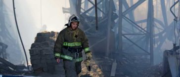 #Ucraina: Trei morți într-un atac rusesc cu dronă asupra unui centru comercial din Sumî