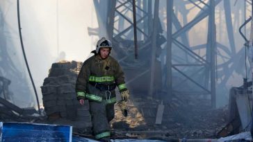 #Ucraina: Trei morți într-un atac rusesc cu dronă asupra unui centru comercial din Sumî