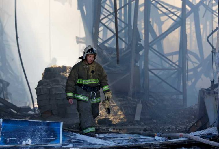 #Ucraina: Trei morți într-un atac rusesc cu dronă asupra unui centru comercial din Sumî
